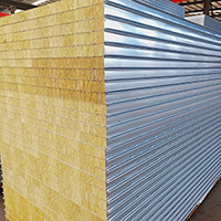 ?巖棉板是一種新型的保溫、隔燃、吸聲材料